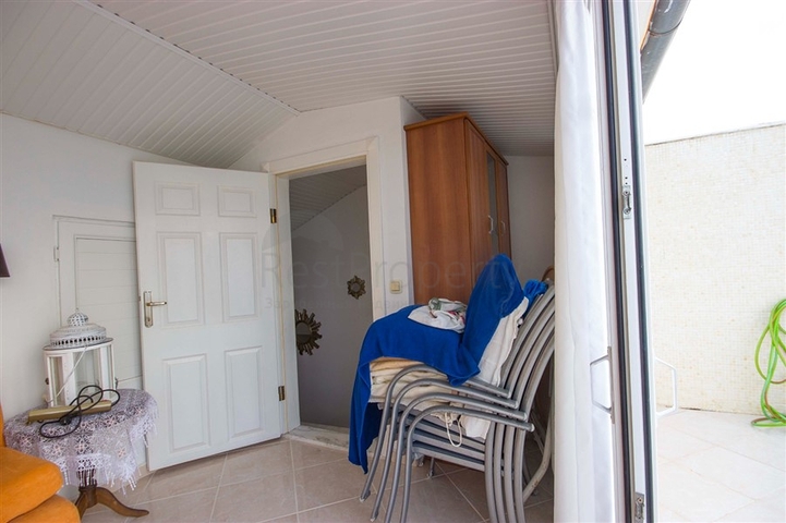 اطلالة بحر -فيلا 3 غرف نوم وصالة -مؤثثة - في منطقة كارجي جاك / الانيا 