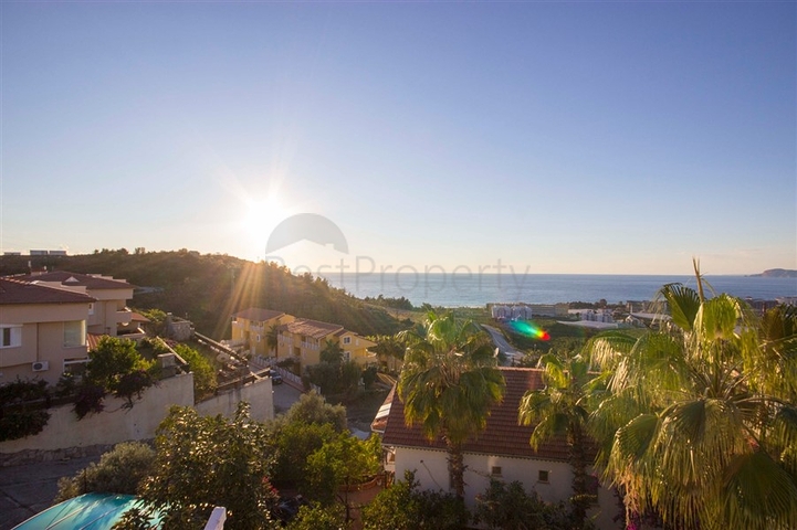 اطلالة بحر -فيلا 3 غرف نوم وصالة -مؤثثة - في منطقة كارجي جاك / الانيا 