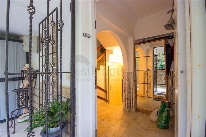 اطلالة بحر -فيلا 3 غرف نوم وصالة -مؤثثة - في منطقة كارجي جاك / الانيا 