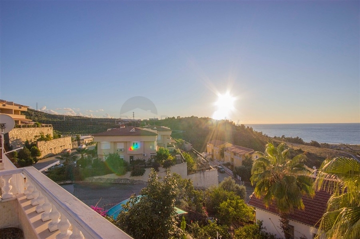 اطلالة بحر -فيلا 3 غرف نوم وصالة -مؤثثة - في منطقة كارجي جاك / الانيا 