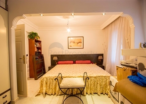 اطلالة بحر -فيلا 3 غرف نوم وصالة -مؤثثة - في منطقة كارجي جاك / الانيا 