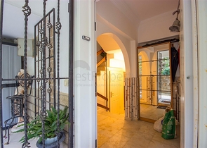 اطلالة بحر -فيلا 3 غرف نوم وصالة -مؤثثة - في منطقة كارجي جاك / الانيا 