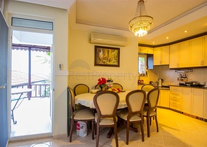 اطلالة بحر -فيلا 3 غرف نوم وصالة -مؤثثة - في منطقة كارجي جاك / الانيا 