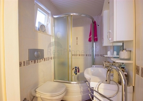 اطلالة بحر -فيلا 3 غرف نوم وصالة -مؤثثة - في منطقة كارجي جاك / الانيا 