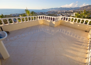 اطلالة بحر -فيلا 3 غرف نوم وصالة -مؤثثة - في منطقة كارجي جاك / الانيا 