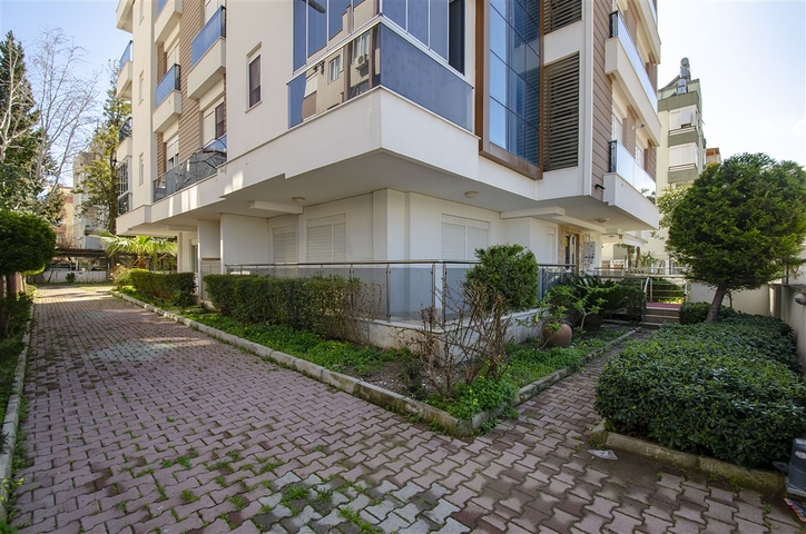 شقة 1 + 1 مع أثاث في ليمان كونيالتي 5 دقائق من البحر