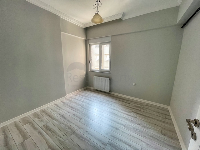 شقة 2 + 1 تطل على الحديقة بمساحة  750 م من البحر في انطاليا