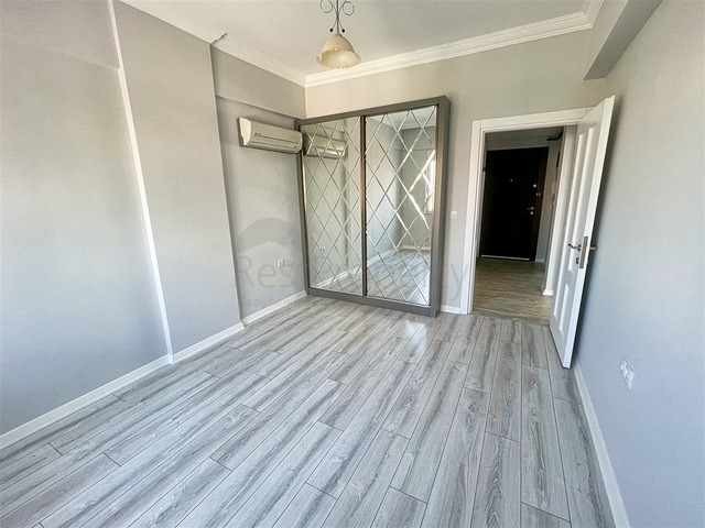 شقة 2 + 1 تطل على الحديقة بمساحة  750 م من البحر في انطاليا