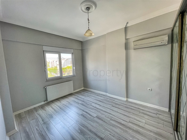 شقة 2 + 1 تطل على الحديقة بمساحة  750 م من البحر في انطاليا