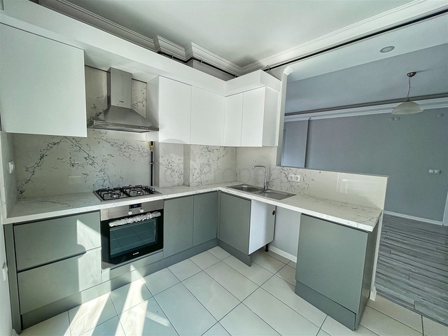 شقة 2 + 1 تطل على الحديقة بمساحة  750 م من البحر في انطاليا