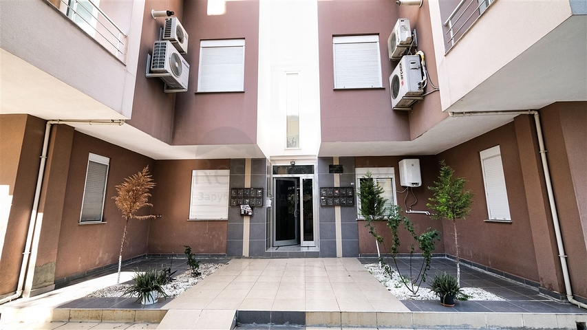 شقة 2 + 1 تطل على الحديقة بمساحة  750 م من البحر في انطاليا