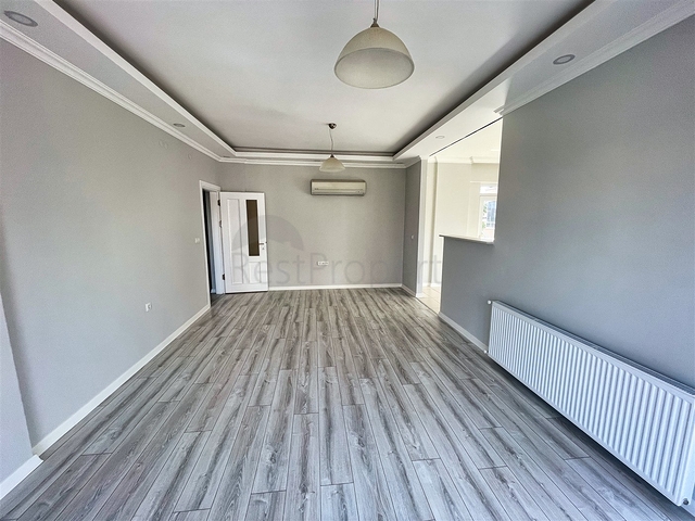 شقة 2 + 1 تطل على الحديقة بمساحة  750 م من البحر في انطاليا