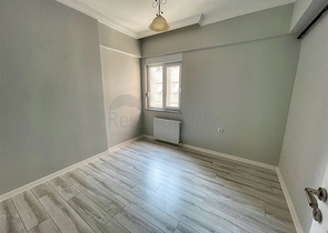 شقة 2 + 1 تطل على الحديقة بمساحة  750 م من البحر في انطاليا