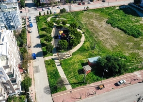 شقة 2 + 1 تطل على الحديقة بمساحة  750 م من البحر في انطاليا