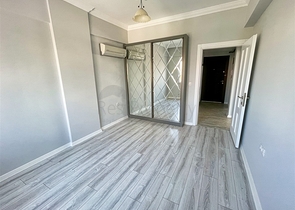 شقة 2 + 1 تطل على الحديقة بمساحة  750 م من البحر في انطاليا