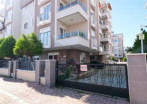 شقة 2 + 1 تطل على الحديقة بمساحة  750 م من البحر في انطاليا