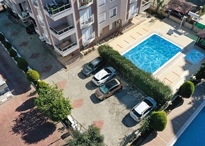 شقة 2 + 1 تطل على الحديقة بمساحة  750 م من البحر في انطاليا