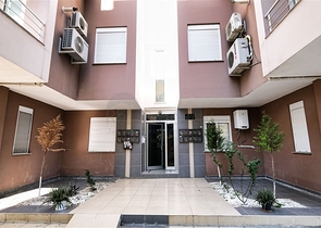 شقة 2 + 1 تطل على الحديقة بمساحة  750 م من البحر في انطاليا