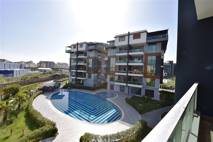 شقة عائلية -تصميم 3 غرف وصالة -مجمع فاخر -في اوبا / الانيا 