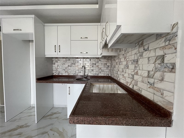 شقة بسعر اقتصادي - غرفة وصالة -في الانيا 