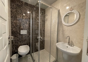 ضمن مجمع سكني -شقة 2 غرفة وصالة مؤثثة - في مهموتلار  / الانيا 