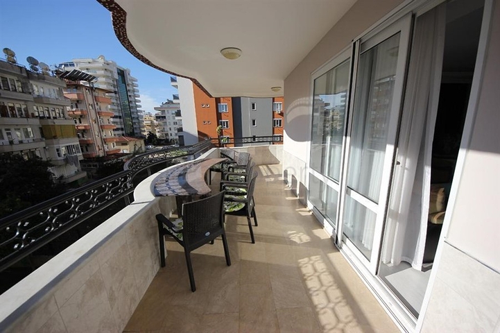 شقة عائلية -تصميم انيق - 3 غرف نوم وصالة -في مهموتلار / الانيا 