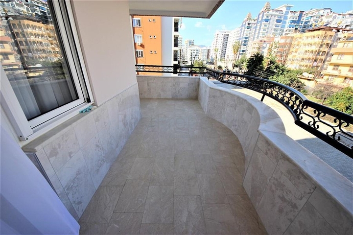 شقة عائلية -تصميم انيق - 3 غرف نوم وصالة -في مهموتلار / الانيا 