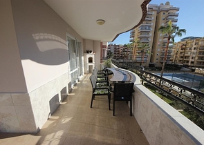 شقة عائلية -تصميم انيق - 3 غرف نوم وصالة -في مهموتلار / الانيا 