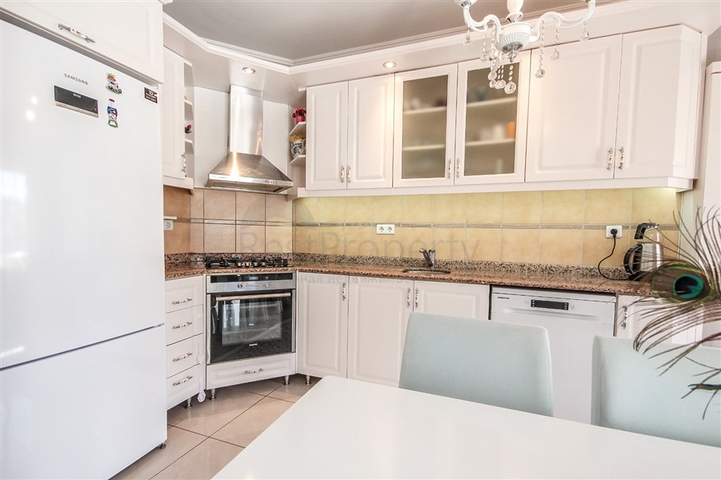 قريب من البحر - شقة 2 غرفة وصالة - مفروشة -في مهموتلار / الانيا 