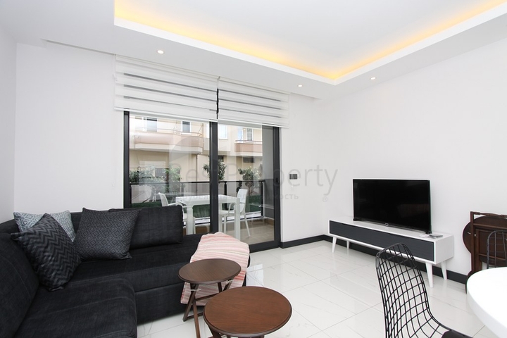 شقة انيقة -من تصميم غرفة وصالة -في مركز الانيا 