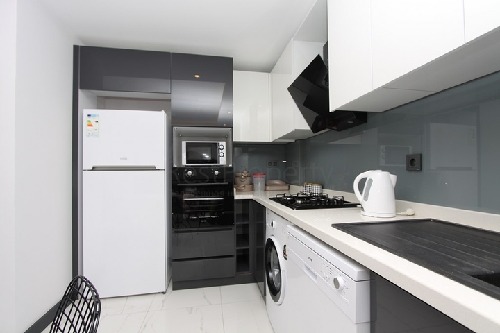 شقة انيقة -من تصميم غرفة وصالة -في مركز الانيا 