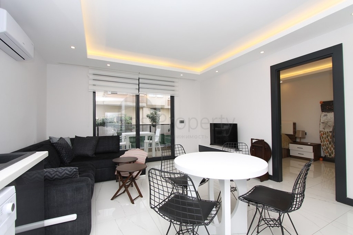 شقة انيقة -من تصميم غرفة وصالة -في مركز الانيا 