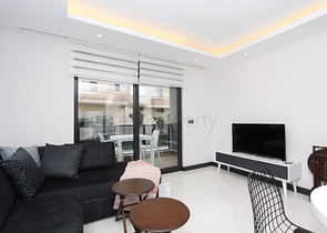 شقة انيقة -من تصميم غرفة وصالة -في مركز الانيا 