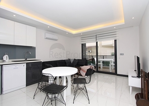 شقة انيقة -من تصميم غرفة وصالة -في مركز الانيا 