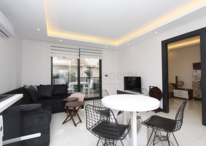 شقة انيقة -من تصميم غرفة وصالة -في مركز الانيا 