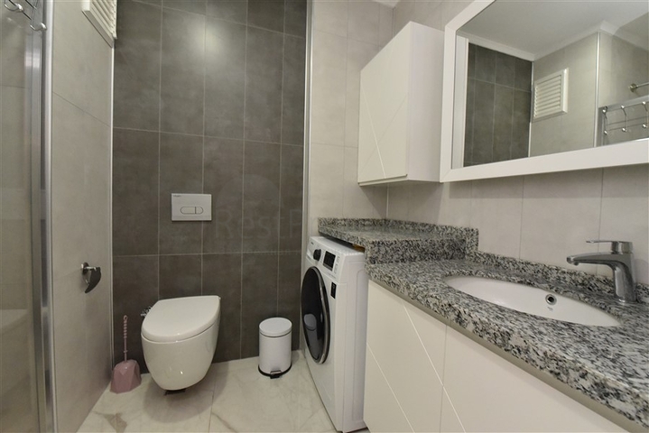 مجمع فاخر -في مركز المدينة -شقة 2 غرفة وصالة -مطبخ منفصل -في مركز الانيا 