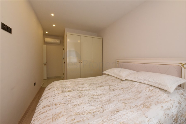 مجمع فاخر -في مركز المدينة -شقة 2 غرفة وصالة -مطبخ منفصل -في مركز الانيا 