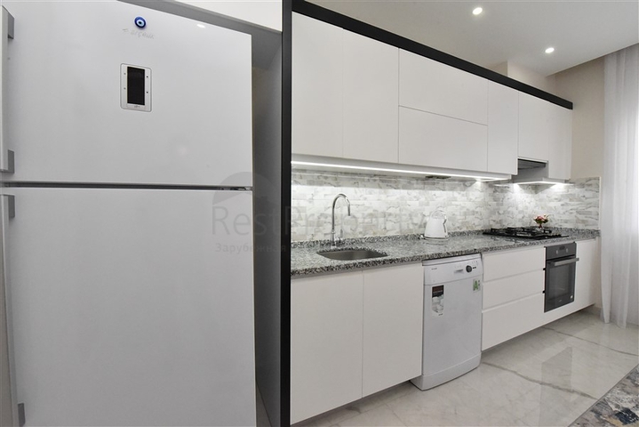 مجمع فاخر -في مركز المدينة -شقة 2 غرفة وصالة -مطبخ منفصل -في مركز الانيا 