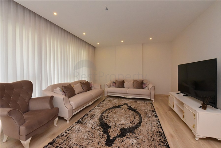 مجمع فاخر -في مركز المدينة -شقة 2 غرفة وصالة -مطبخ منفصل -في مركز الانيا 