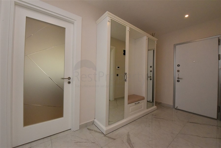 مجمع فاخر -في مركز المدينة -شقة 2 غرفة وصالة -مطبخ منفصل -في مركز الانيا 