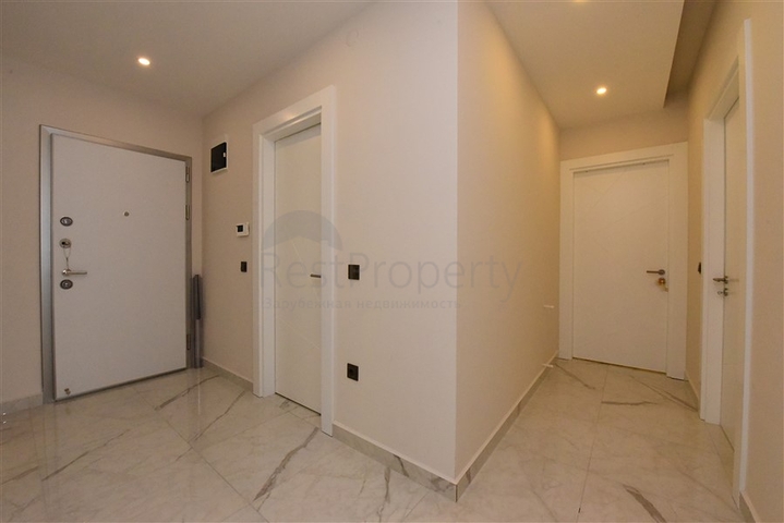 مجمع فاخر -في مركز المدينة -شقة 2 غرفة وصالة -مطبخ منفصل -في مركز الانيا 