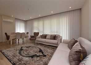 مجمع فاخر -في مركز المدينة -شقة 2 غرفة وصالة -مطبخ منفصل -في مركز الانيا 