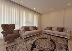 مجمع فاخر -في مركز المدينة -شقة 2 غرفة وصالة -مطبخ منفصل -في مركز الانيا 