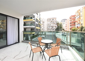 مجمع فاخر -في مركز المدينة -شقة 2 غرفة وصالة -مطبخ منفصل -في مركز الانيا 