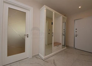 مجمع فاخر -في مركز المدينة -شقة 2 غرفة وصالة -مطبخ منفصل -في مركز الانيا 