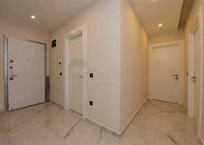 مجمع فاخر -في مركز المدينة -شقة 2 غرفة وصالة -مطبخ منفصل -في مركز الانيا 