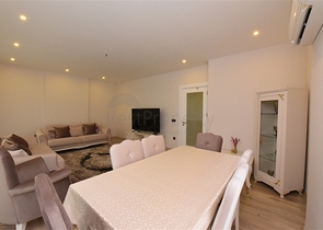 مجمع فاخر -في مركز المدينة -شقة 2 غرفة وصالة -مطبخ منفصل -في مركز الانيا 