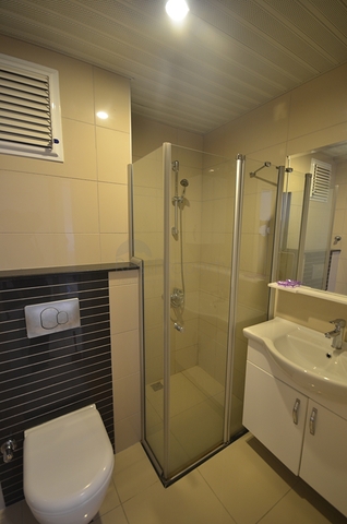 اطلالة بحر - شقة غرفة وصالة -ضمن مجمع فاخر -في كاستل / الانيا 