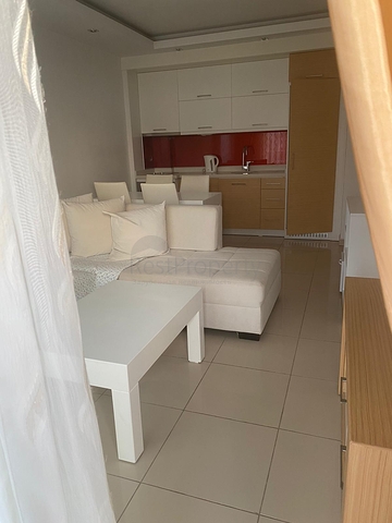 اطلالة بحر - شقة غرفة وصالة -ضمن مجمع فاخر -في كاستل / الانيا 