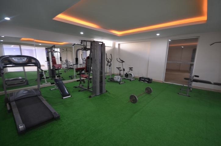 اطلالة بحر - شقة غرفة وصالة -ضمن مجمع فاخر -في كاستل / الانيا 